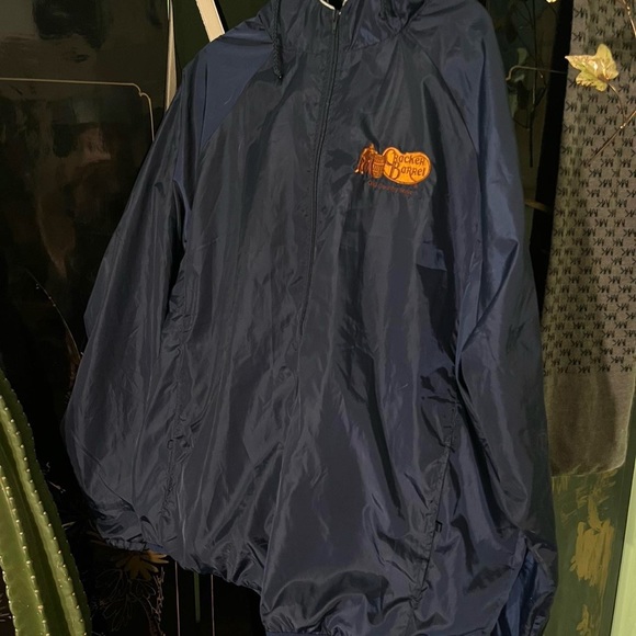 This a men’s XL Cracker Barrel windbreaker - Picture 1 of 2